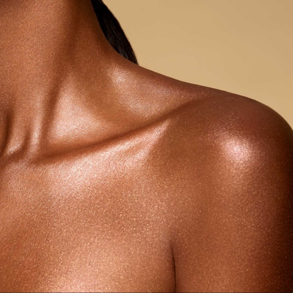 Nabla Body Glow Oil-Gel Body Highlighter - Picture 11 of 13